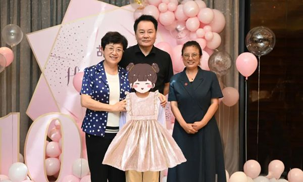 全球首例！北大為小女孩慶祝10歲生日